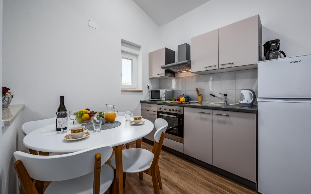Apartments Nelle بولا المظهر الخارجي الصورة