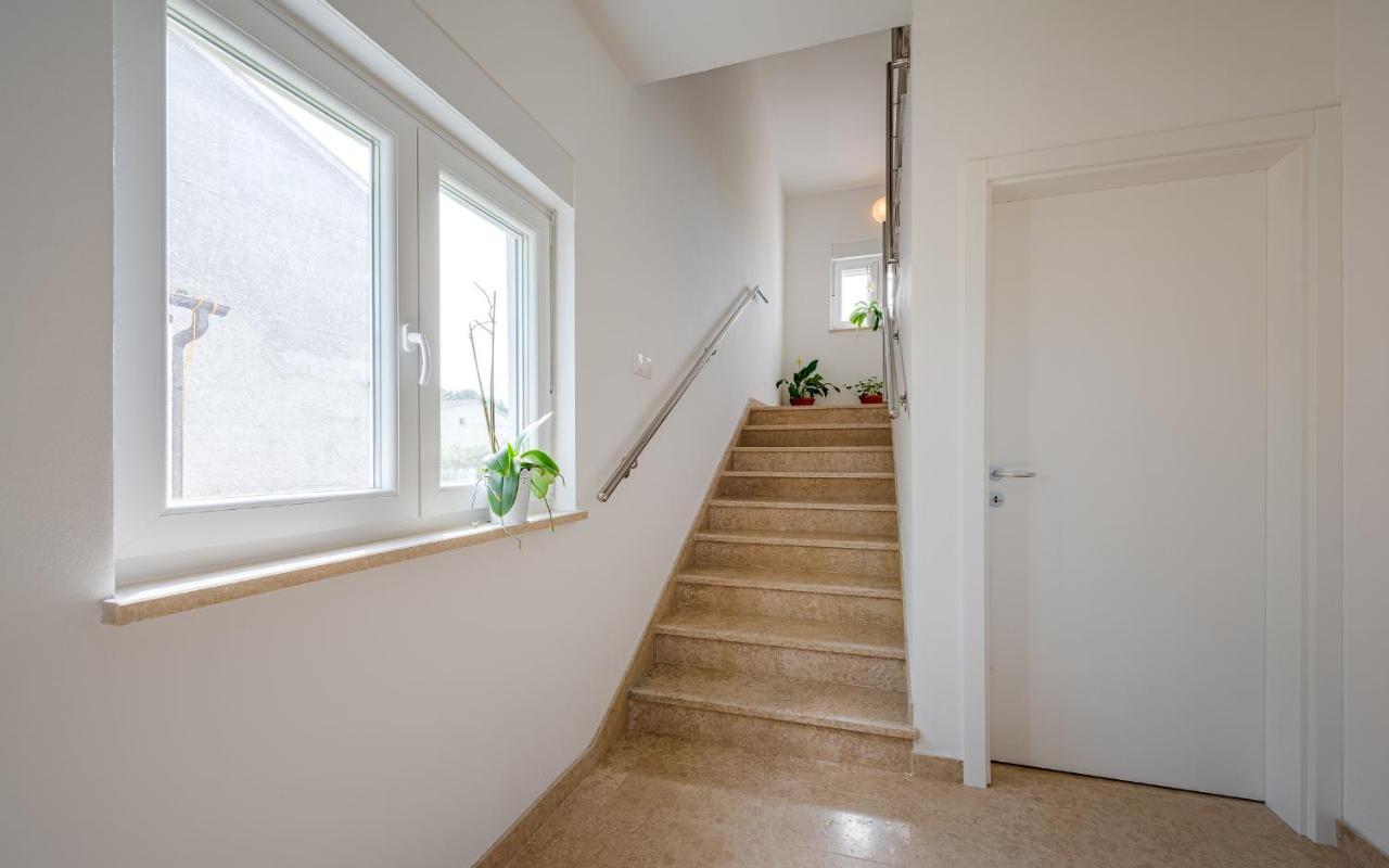 Apartments Nelle بولا المظهر الخارجي الصورة