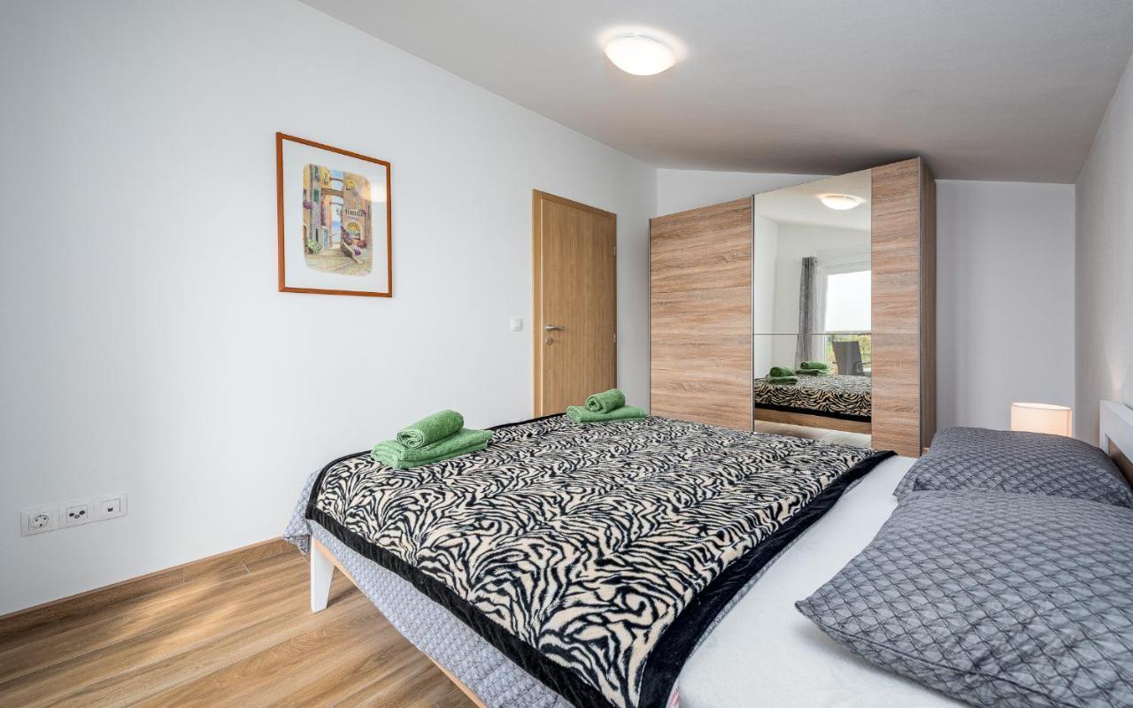Apartments Nelle بولا المظهر الخارجي الصورة