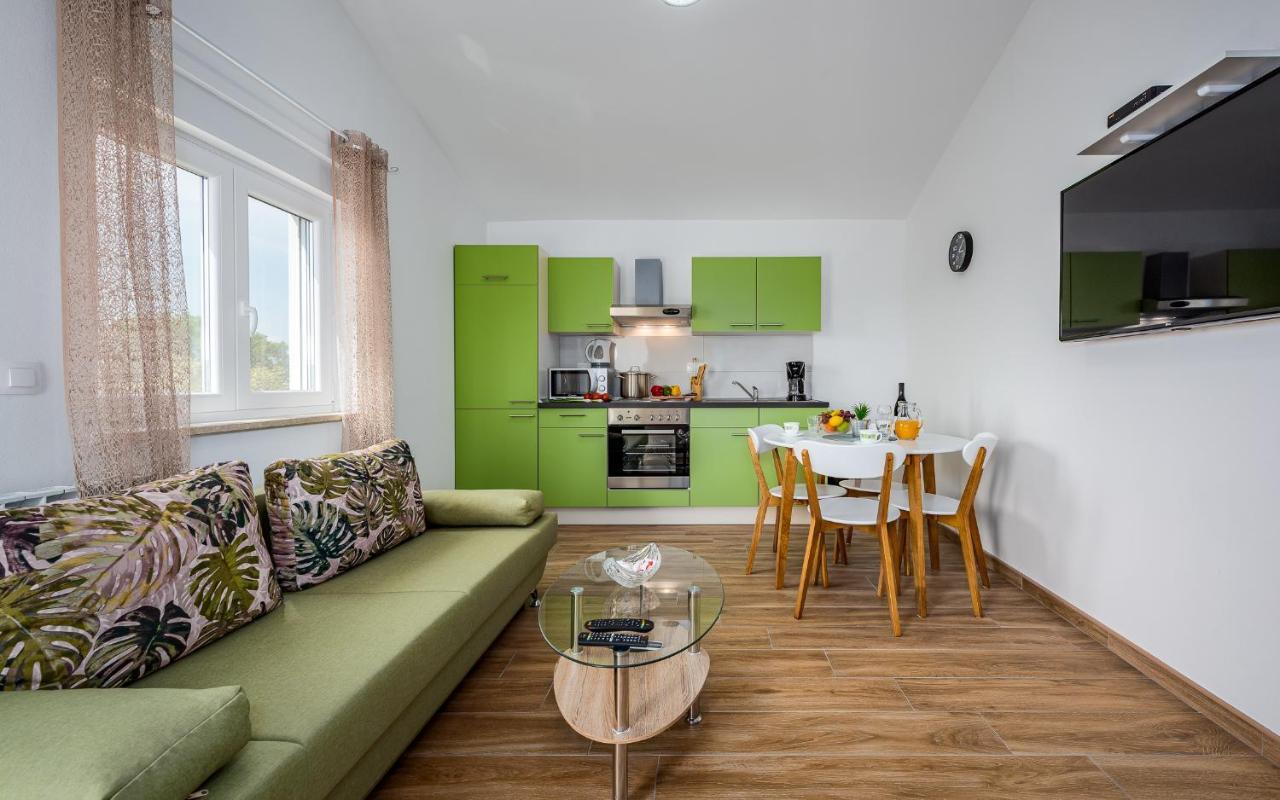 Apartments Nelle بولا المظهر الخارجي الصورة